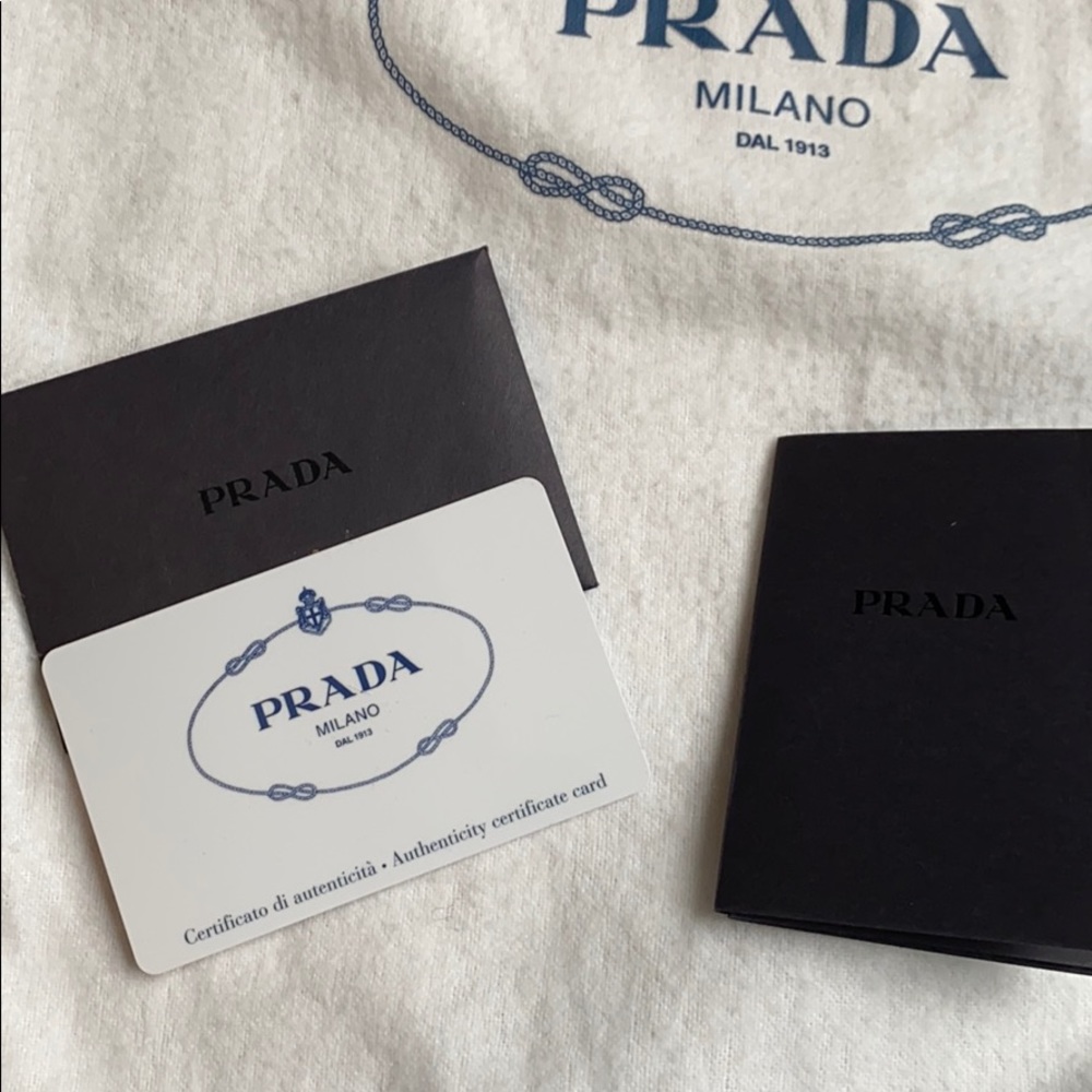 Authentic pre-owned Prada bag excellent condition - Picture 2 of 10